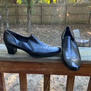 MUNRO American Made Black Heeled Ankle Bootie Boot Women’s 9.5 Narrow